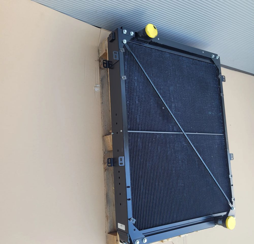 CHŁODNICA WODY MAN NOWY ORYGINAŁ 81.06101-0056 CHWALIM116 - Radiator for Truck: picture 3 CHŁODNICA WODY MAN NOWY ORYGINAŁ 81.06101-0056 CHWALIM116 - Radiator for Truck: picture 3