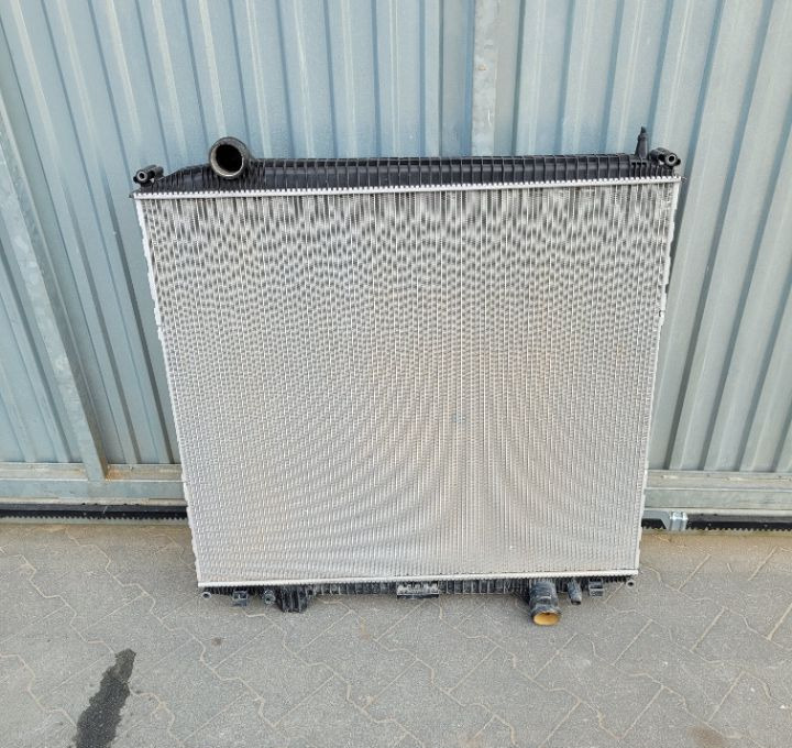 CHLODNIKA WODY MAN TGS E6. MEHLE 81.06101-6787 - Radiator for Truck: picture 1 CHLODNIKA WODY MAN TGS E6. MEHLE 81.06101-6787 - Radiator for Truck: picture 1