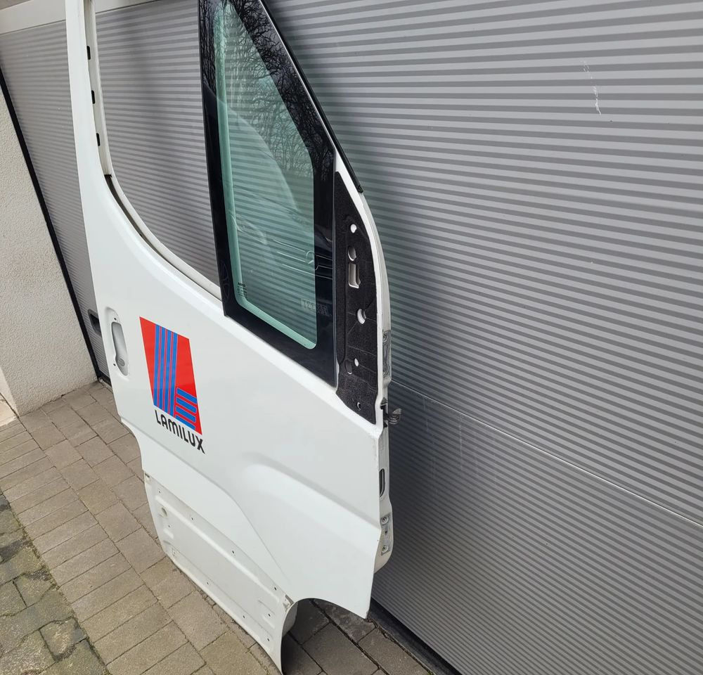 DRZWI IVECO DAILY NM RH. LUB LH. CANA ZA SZT. CHWALIM116 - Door and parts for Commercial vehicle: picture 3 DRZWI IVECO DAILY NM RH. LUB LH. CANA ZA SZT. CHWALIM116 - Door and parts for Commercial vehicle: picture 3