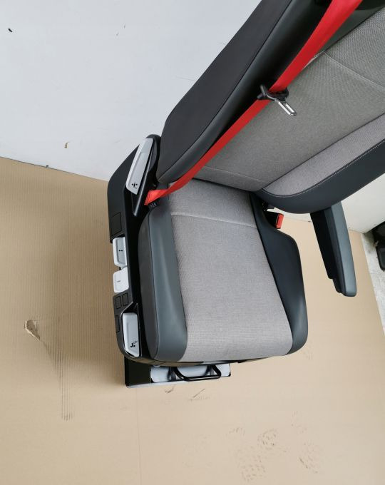FOTEL RENAULT RANGE T GAMA PRAWY NOWY PNEUMATYCZNY - Seat for Truck: picture 3 FOTEL RENAULT RANGE T GAMA PRAWY NOWY PNEUMATYCZNY - Seat for Truck: picture 3