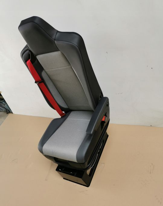 FOTEL RENAULT RANGE T GAMA PRAWY NOWY PNEUMATYCZNY - Seat for Truck: picture 2 FOTEL RENAULT RANGE T GAMA PRAWY NOWY PNEUMATYCZNY - Seat for Truck: picture 2