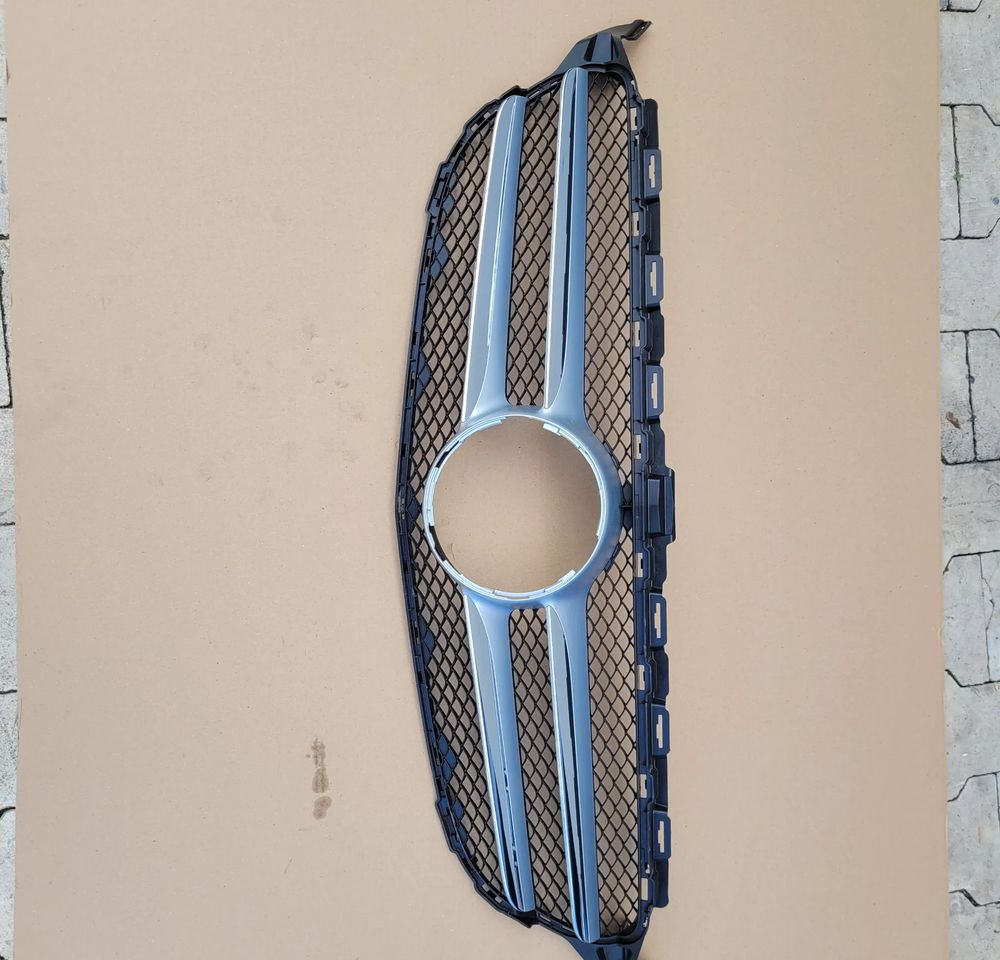 GRILL ATRAPA MERCEDES C KLASA A205 880 01 83 - Grill for Truck: picture 1 GRILL ATRAPA MERCEDES C KLASA A205 880 01 83 - Grill for Truck: picture 1