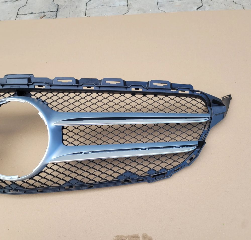 GRILL ATRAPA MERCEDES C KLASA A205 880 01 83 - Grill for Truck: picture 2 GRILL ATRAPA MERCEDES C KLASA A205 880 01 83 - Grill for Truck: picture 2