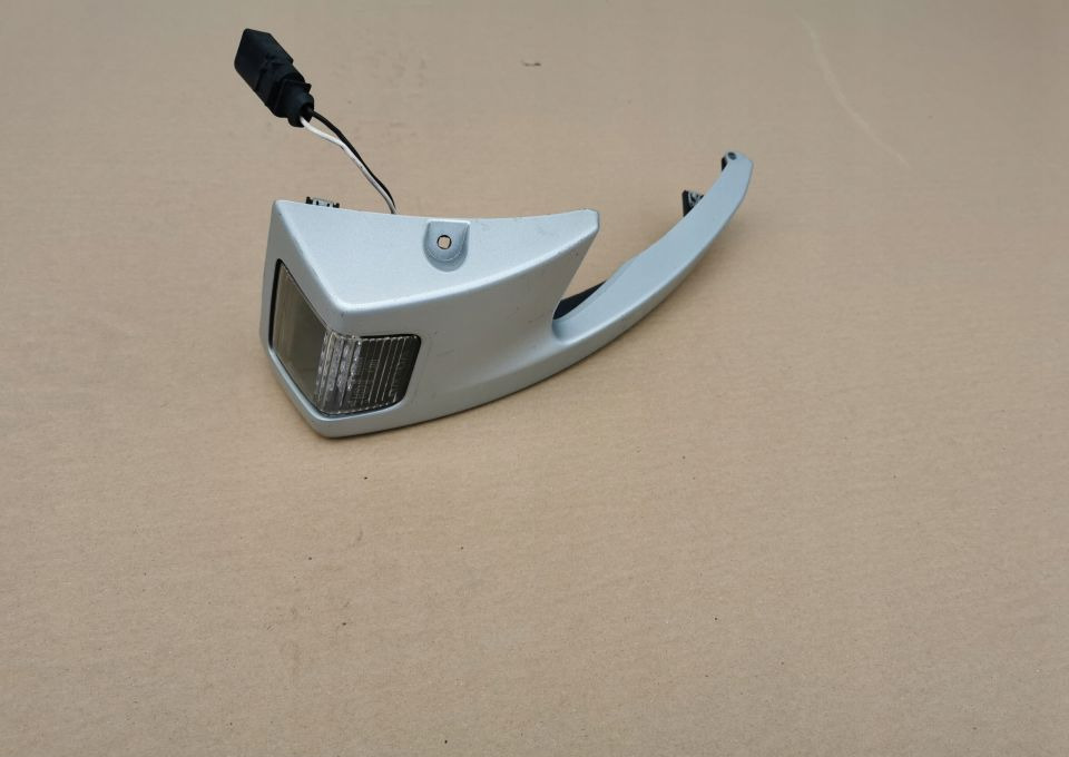 KIERUNKOWSKAZ VOLVO FMX 82462031 LH - Turn signal for Truck: picture 1 KIERUNKOWSKAZ VOLVO FMX 82462031 LH - Turn signal for Truck: picture 1