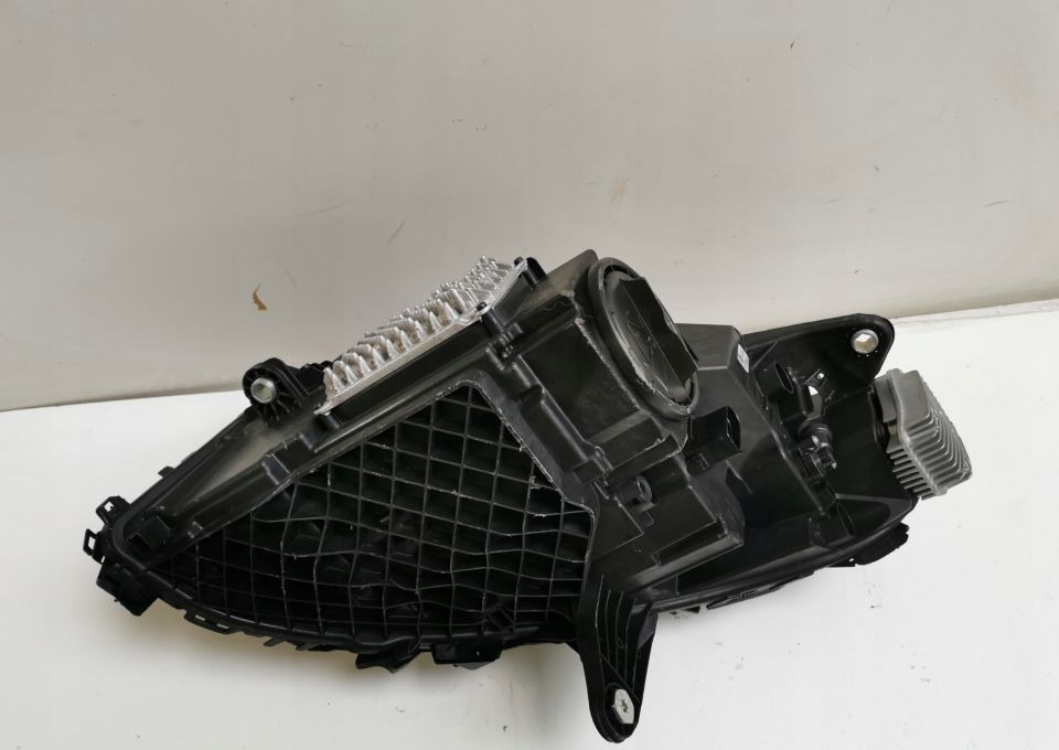 LAMPA MERCEDES EQC A 2939061201 PRAWA ORYGINAŁ - Headlight: picture 4 LAMPA MERCEDES EQC A 2939061201 PRAWA ORYGINAŁ - Headlight: picture 4