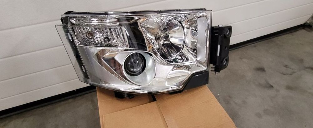 LAMPA RENAULT RANGE T NOWY ORYGINAŁ PRAWA - Headlight for Truck: picture 1 LAMPA RENAULT RANGE T NOWY ORYGINAŁ PRAWA - Headlight for Truck: picture 1