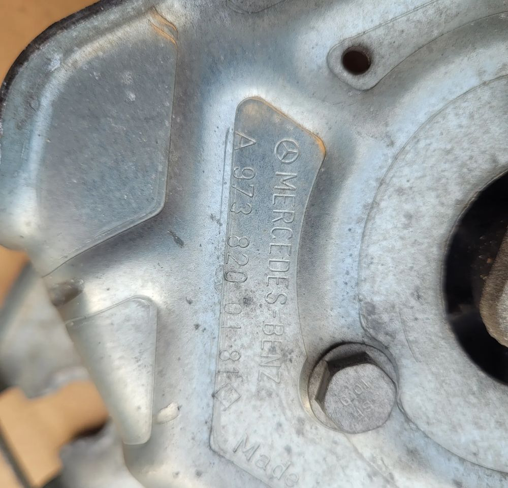 MECHANIZM WYCIETACZEK MERCEDES ATEGO 3 A9738200181 - Wiper for Truck: picture 3 MECHANIZM WYCIETACZEK MERCEDES ATEGO 3 A9738200181 - Wiper for Truck: picture 3