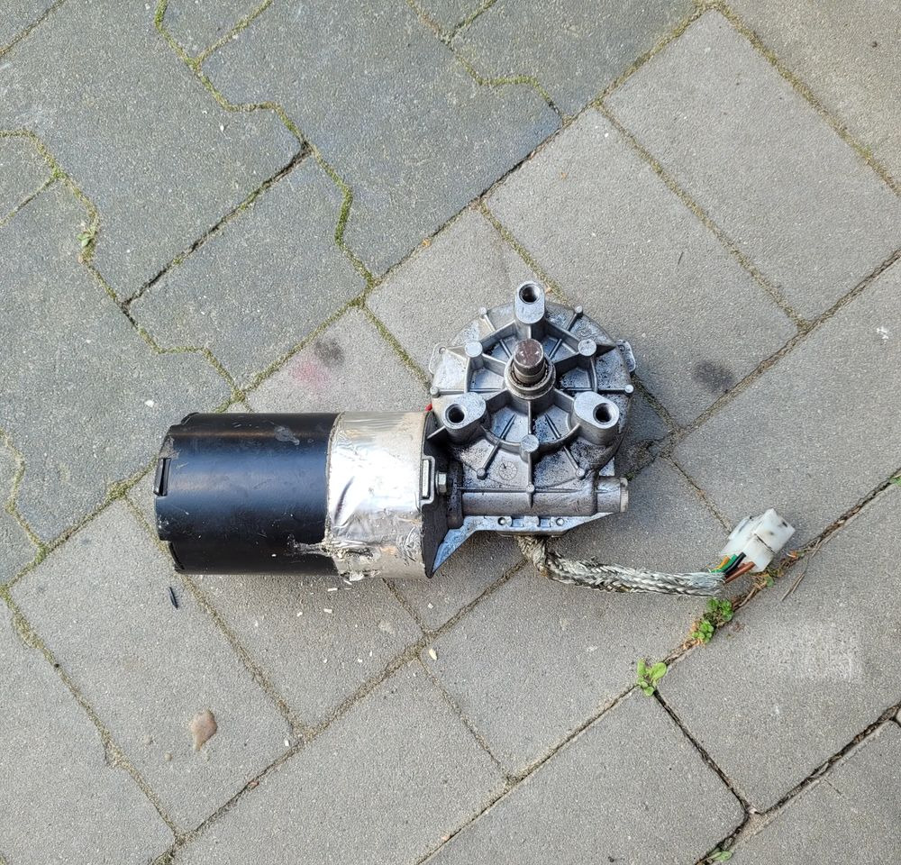 SILNICZEK WYCIERACZEK AUTOBUS DOGA CHWALIM116 - Wiper for Truck: picture 2 SILNICZEK WYCIERACZEK AUTOBUS DOGA CHWALIM116 - Wiper for Truck: picture 2