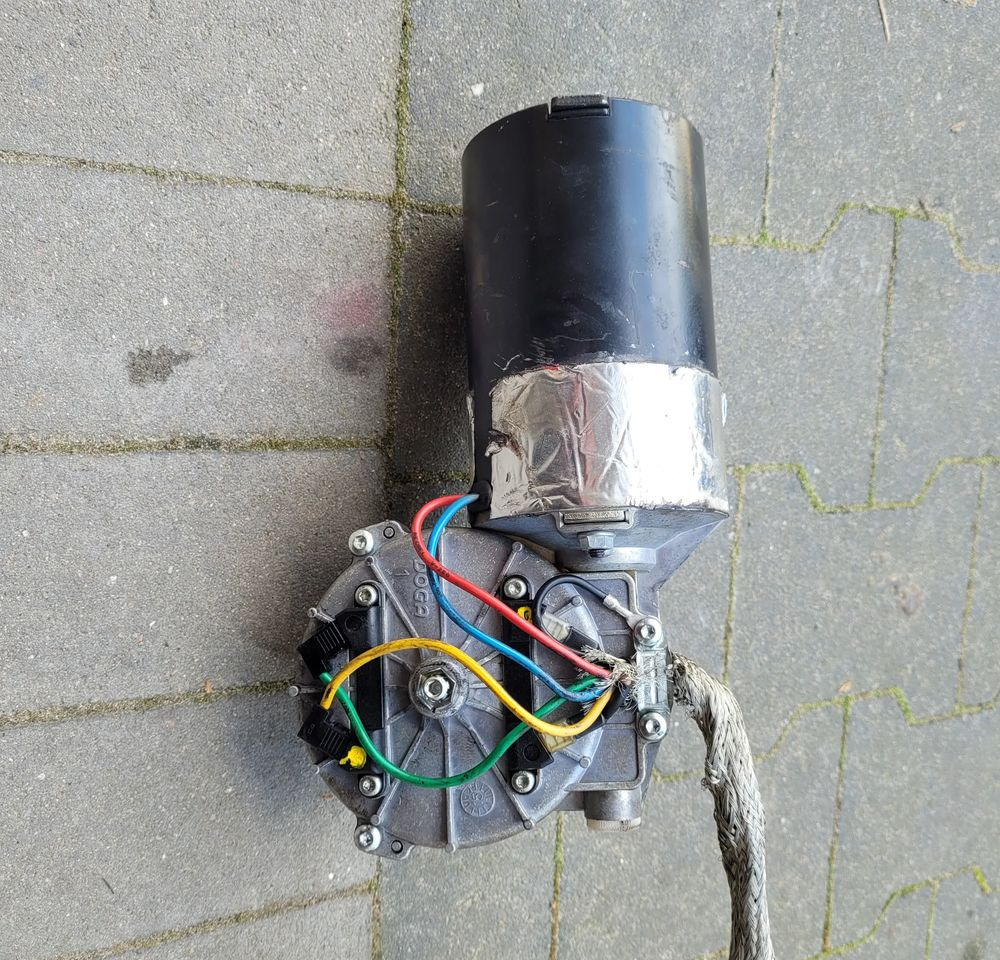 SILNICZEK WYCIERACZEK AUTOBUS DOGA CHWALIM116 - Wiper for Truck: picture 1 SILNICZEK WYCIERACZEK AUTOBUS DOGA CHWALIM116 - Wiper for Truck: picture 1