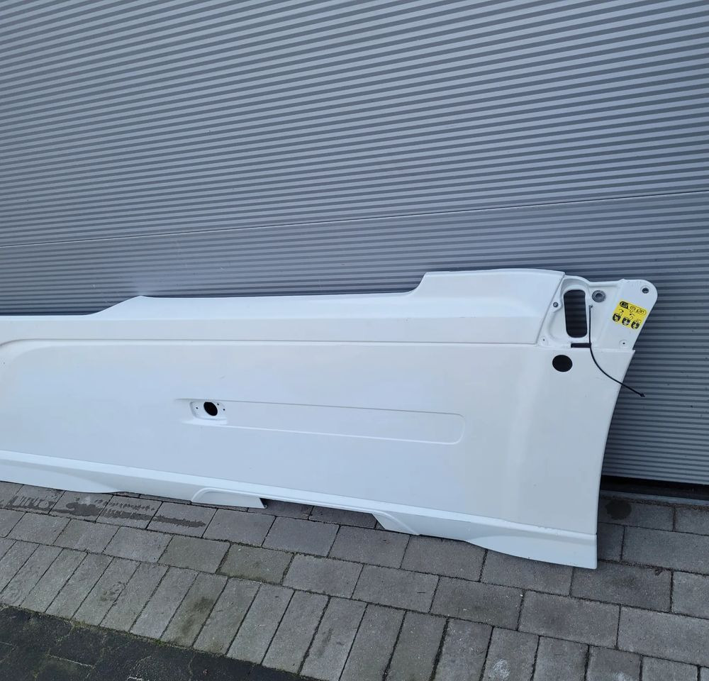 ZABUDOWA MIEDZYOSIOWA SPOJLER DAF XF 106 LIFT RH. 2123059 CHWALIM116 - Aerodynamics/ Spoiler for Truck: picture 3 ZABUDOWA MIEDZYOSIOWA SPOJLER DAF XF 106 LIFT RH. 2123059 CHWALIM116 - Aerodynamics/ Spoiler for Truck: picture 3