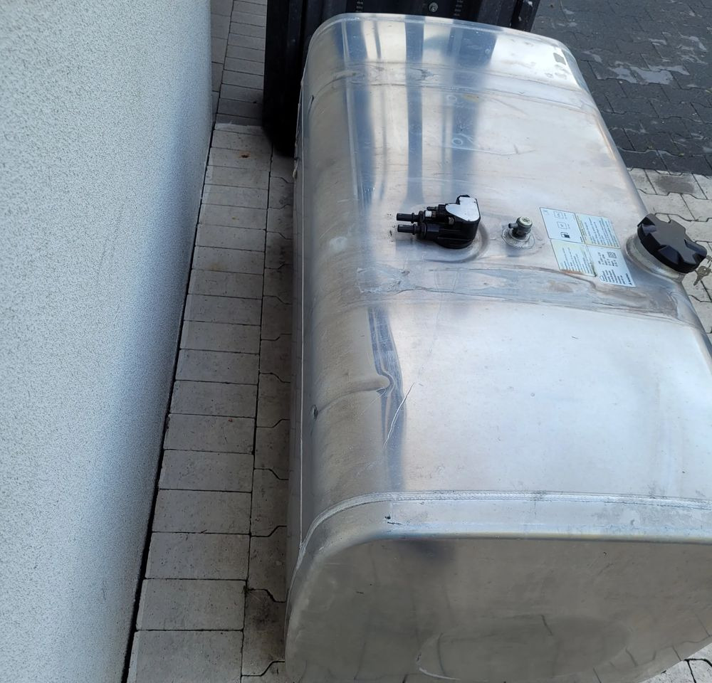 ZBIORNIK PALIWA MAN TGX 490L 81.12201-6732 130X63X68 - Fuel tank for Truck: picture 2 ZBIORNIK PALIWA MAN TGX 490L 81.12201-6732 130X63X68 - Fuel tank for Truck: picture 2