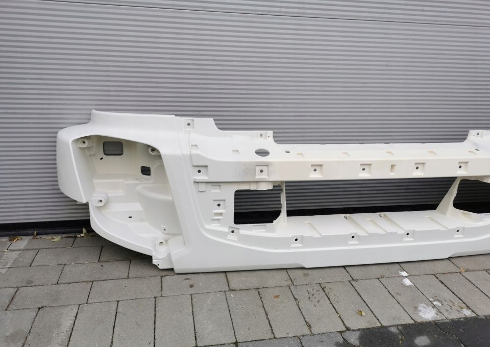 ZDERZAK VOLVO FL E6 NOWY ORYGINAŁ 82639926 - Bumper for Truck: picture 3 ZDERZAK VOLVO FL E6 NOWY ORYGINAŁ 82639926 - Bumper for Truck: picture 3