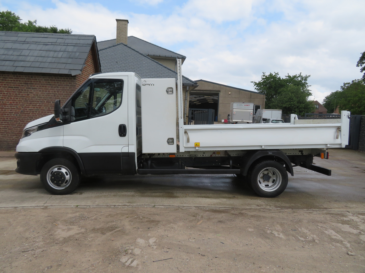 IVECO Daily 35C16 - 3.0 - Tipper van: picture 4 IVECO Daily 35C16 - 3.0 - Tipper van: picture 4