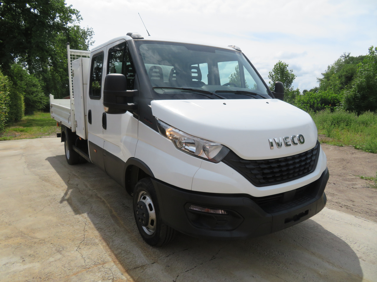 IVECO Daily 35C16 3.0 Dubbel cabine - Tipper van, Crew cab van: picture 1 IVECO Daily 35C16 3.0 Dubbel cabine - Tipper van, Crew cab van: picture 1