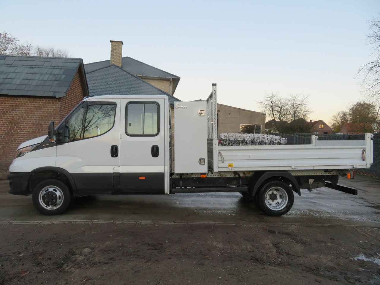 Iveco Daily 35C16 3.0 - Tipper van, Crew cab van: picture 4 Iveco Daily 35C16 3.0 - Tipper van, Crew cab van: picture 4