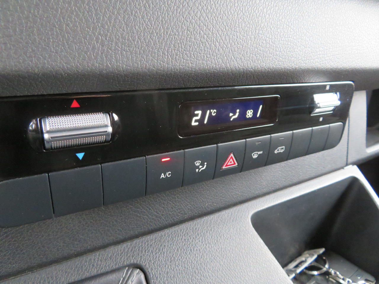 Small van Mercedes-Benz Sprinter 311CDi: picture 12