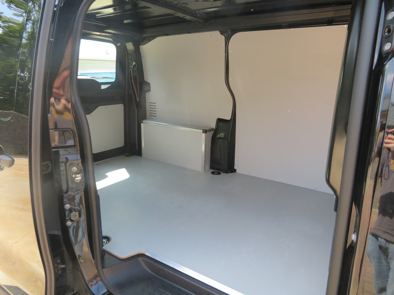 Small van OPEL Vivaro Edition 2.0 Turbo - L2H1: picture 9