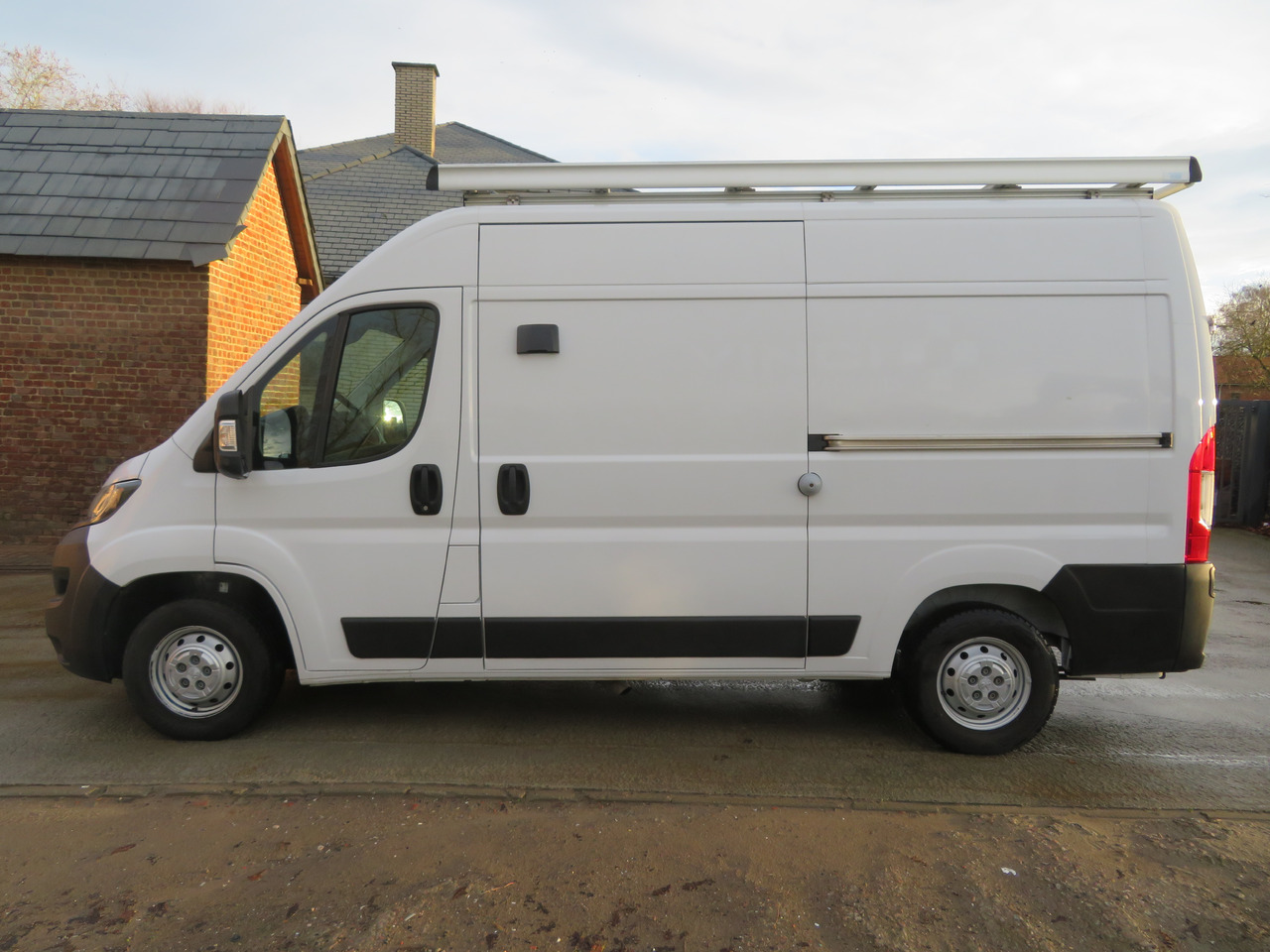 Peugeot Boxer 2.2 BlueHDI L2H2 dubbel schuifdeur - Panel van: picture 4 Peugeot Boxer 2.2 BlueHDI L2H2 dubbel schuifdeur - Panel van: picture 4