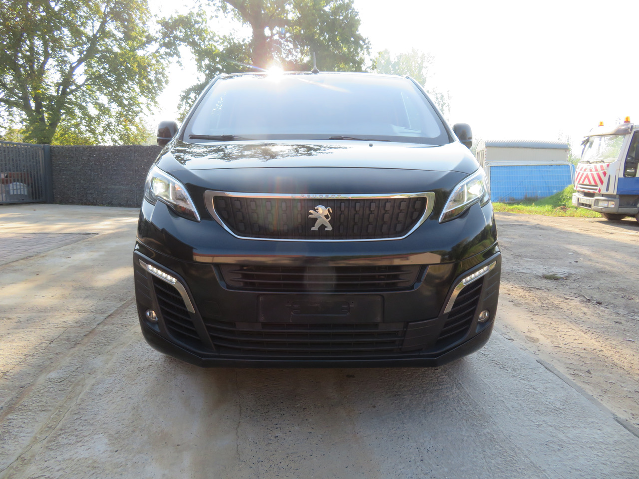 Peugeot Expert 2.0 BlueHDi - L3 - Automaat - Panel van: picture 2 Peugeot Expert 2.0 BlueHDi - L3 - Automaat - Panel van: picture 2