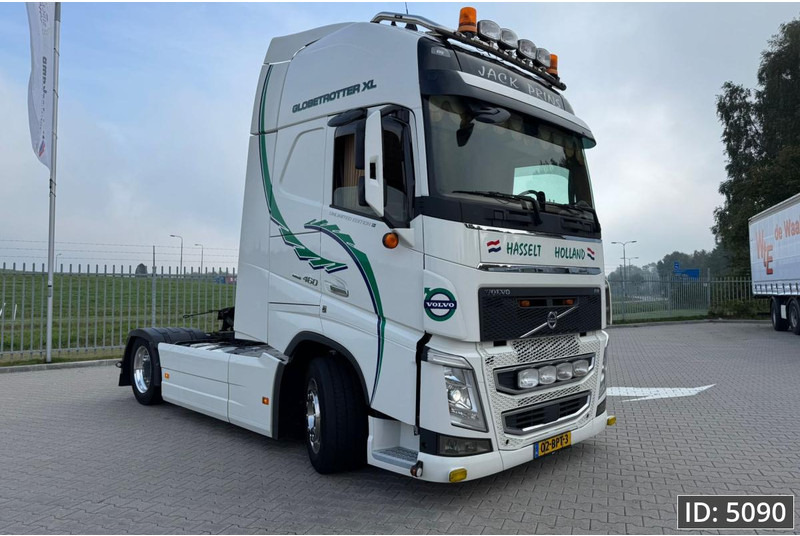 Volvo FH 460 Globetrotter XL, Euro 6, Mega / Like new! / Special interior / Standklima / 2 Tanks - Tractor unit: picture 4 Volvo FH 460 Globetrotter XL, Euro 6, Mega / Like new! / Special interior / Standklima / 2 Tanks - Tractor unit: picture 4