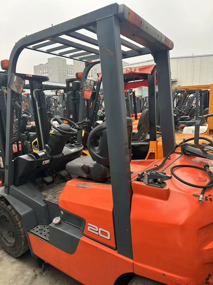 Construction machinery TOYOTA FD20 Forklift Click for Discount: picture 8 Construction machinery TOYOTA FD20 Forklift Click for Discount: picture 8