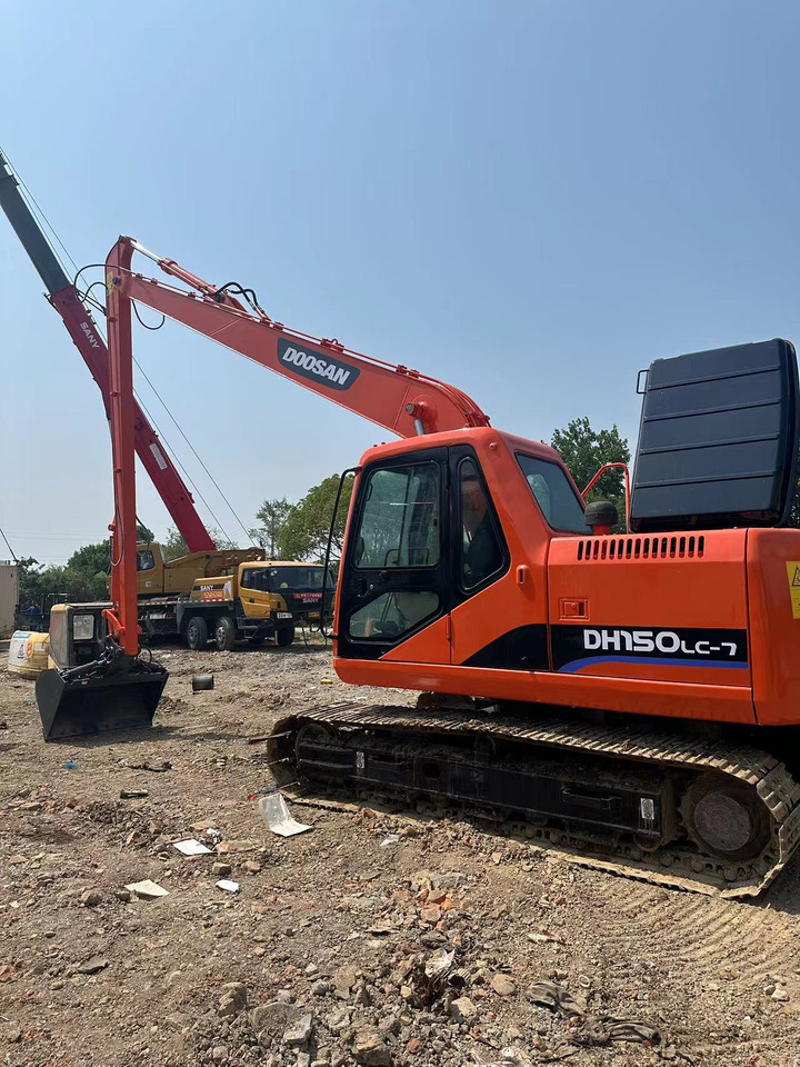 DOOSAN DH150LC-7 Extended arm crawler excavator - Crawler excavator: picture 1 DOOSAN DH150LC-7 Extended arm crawler excavator - Crawler excavator: picture 1