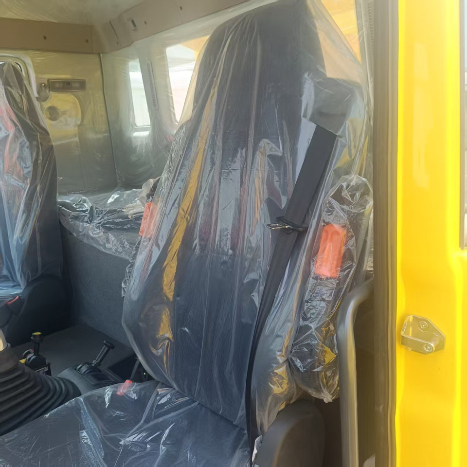 Leasing of SINOTRUK HOWO T5G 380HP Click for Discount SINOTRUK HOWO T5G 380HP Click for Discount: picture 11