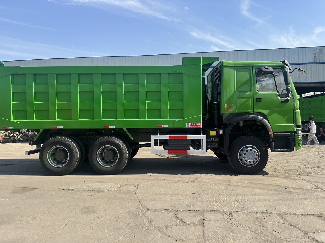 Sinotruck 6x4 HOWO Dump Truck Clcik for Discount - Tipper: picture 2 Sinotruck 6x4 HOWO Dump Truck Clcik for Discount - Tipper: picture 2