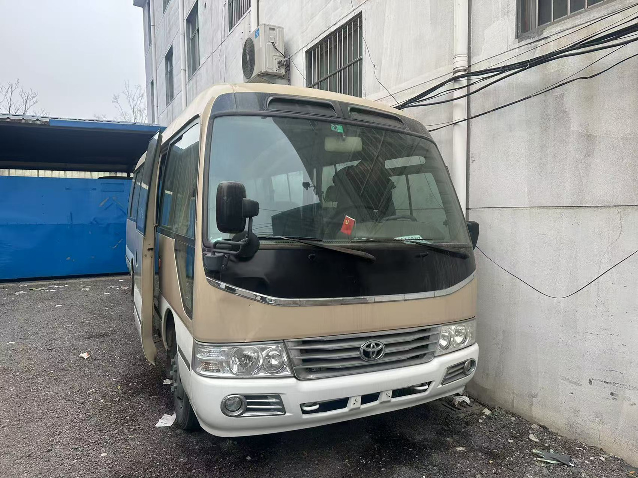 TOYOTA Coaster - Minibus, People carrier: picture 1 TOYOTA Coaster - Minibus, People carrier: picture 1