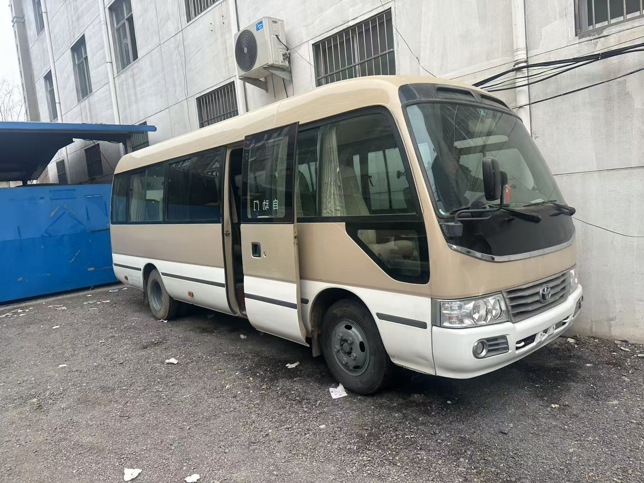TOYOTA Coaster - Minibus, People carrier: picture 2 TOYOTA Coaster - Minibus, People carrier: picture 2