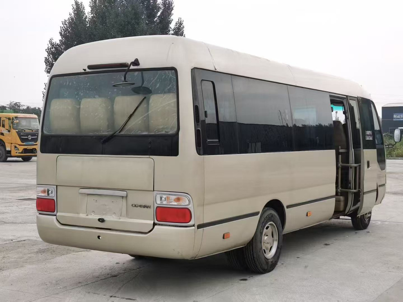 TOYOTA Coaster Mini Bus Good Conditon Automatic Doors Negotiable - Minibus, People carrier: picture 3 TOYOTA Coaster Mini Bus Good Conditon Automatic Doors Negotiable - Minibus, People carrier: picture 3