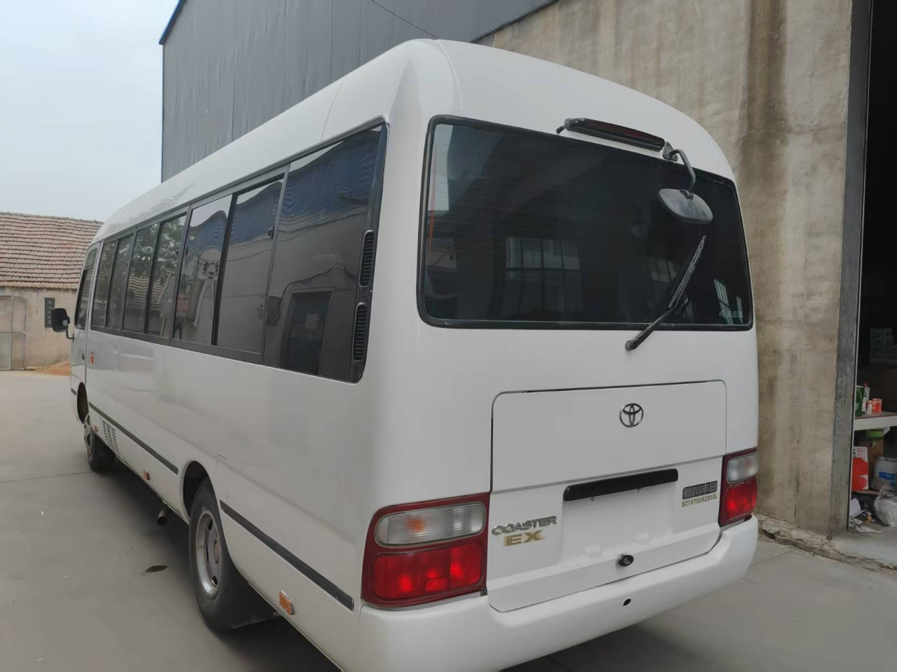 TOYOTA Hiace Bus 13 Seats - Coach: picture 5 TOYOTA Hiace Bus 13 Seats - Coach: picture 5