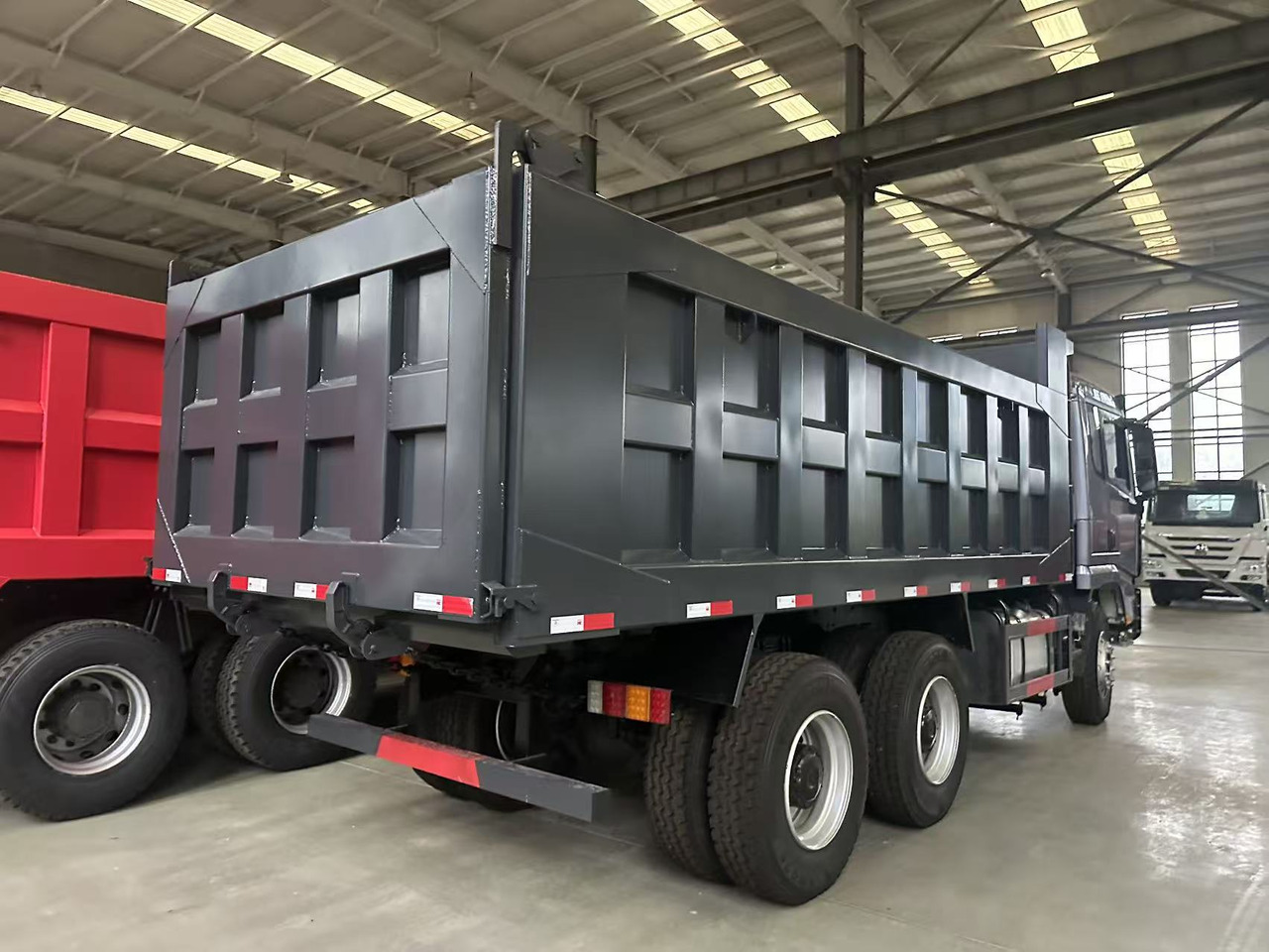 New Tractor unit SHACMAN X3000 Dump Truck 6✖4: picture 11 New Tractor unit SHACMAN X3000 Dump Truck 6✖4: picture 11