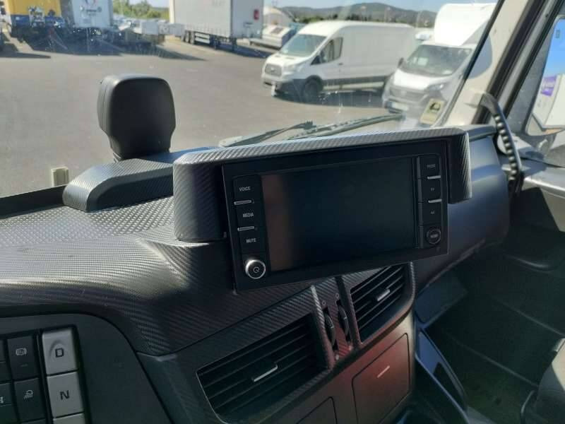 Tractor unit Tracteur 19 TONNES 360 CV 1 COUCHETTE: picture 9 Tractor unit Tracteur 19 TONNES 360 CV 1 COUCHETTE: picture 9