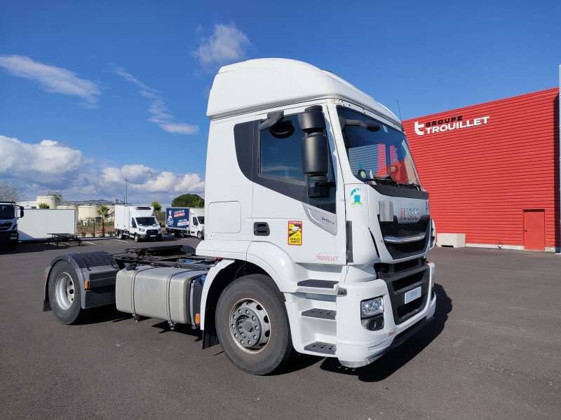 Tracteur 19 TONNES 360 CV 1 COUCHETTE - Tractor unit: picture 1 Tracteur 19 TONNES 360 CV 1 COUCHETTE - Tractor unit: picture 1