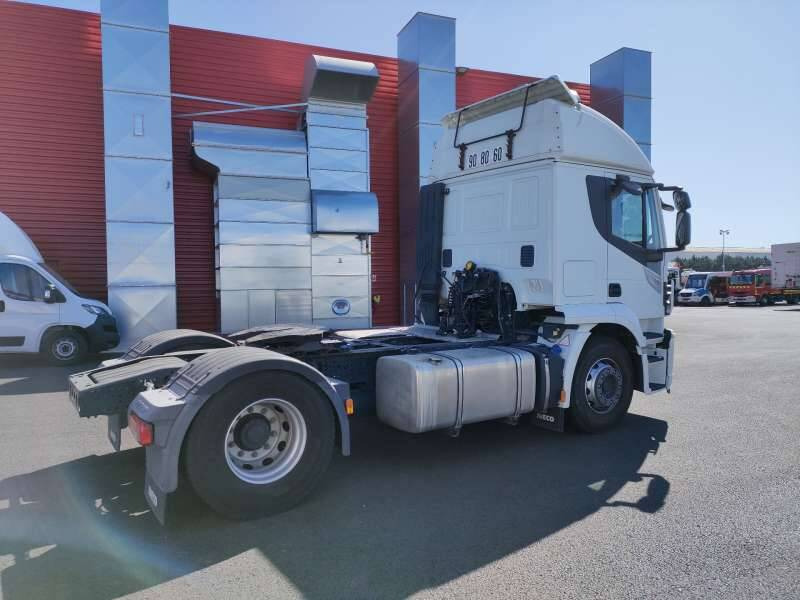 Tracteur 19 TONNES 360 CV 1 COUCHETTE - Tractor unit: picture 5 Tracteur 19 TONNES 360 CV 1 COUCHETTE - Tractor unit: picture 5