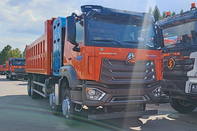 SINOTRUK Sinotruk Howo 8x4 Tipper Trucks for Sale in Ghana - Tipper: picture 3 SINOTRUK Sinotruk Howo 8x4 Tipper Trucks for Sale in Ghana - Tipper: picture 3