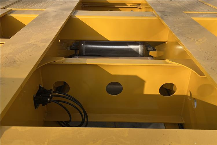 TITAN 20/40FT Terminal Trailer for Sale In Uganda - Container transporter/ Swap body semi-trailer: picture 2 TITAN 20/40FT Terminal Trailer for Sale In Uganda - Container transporter/ Swap body semi-trailer: picture 2