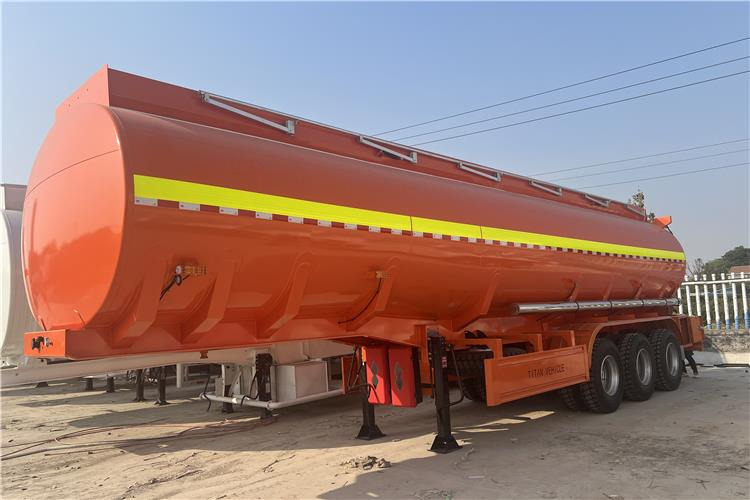 TITAN 45000 Liters Fuel Oil Diesel Tanker Trailer for Sale In Saudi Arabia - Tanker semi-trailer: picture 1 TITAN 45000 Liters Fuel Oil Diesel Tanker Trailer for Sale In Saudi Arabia - Tanker semi-trailer: picture 1