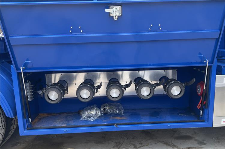 TITAN 45000 Liters Oil Tanker Trailer for Sale In Ghana - Tanker semi-trailer: picture 5 TITAN 45000 Liters Oil Tanker Trailer for Sale In Ghana - Tanker semi-trailer: picture 5