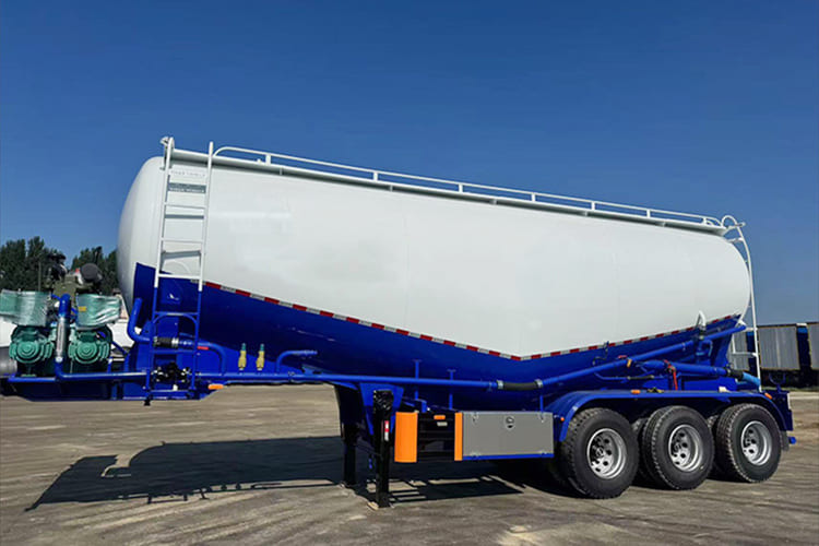 TITAN Dry Bulk Trailer for Sale in Ghana - Tanker semi-trailer: picture 3 TITAN Dry Bulk Trailer for Sale in Ghana - Tanker semi-trailer: picture 3
