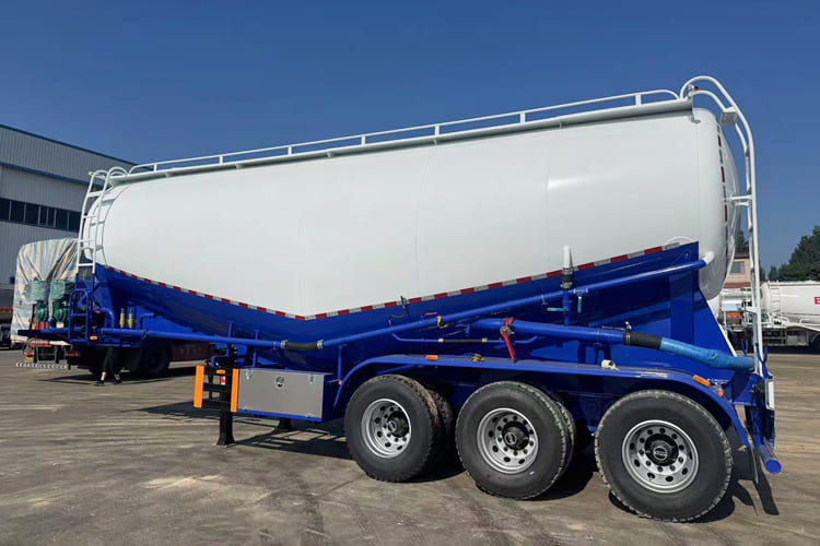 TITAN Dry Bulk Trailer for Sale in Ghana - Tanker semi-trailer: picture 1 TITAN Dry Bulk Trailer for Sale in Ghana - Tanker semi-trailer: picture 1