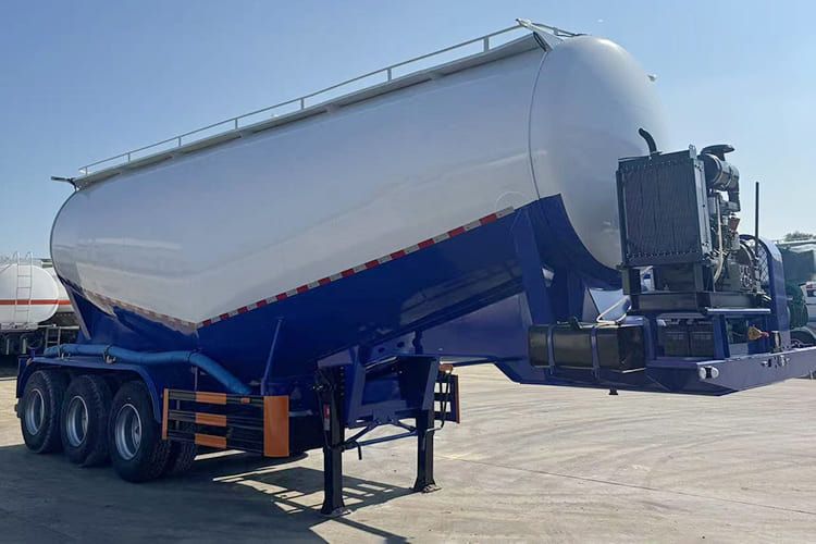 TITAN Dry Bulk Trailer for Sale in Ghana - Tanker semi-trailer: picture 2 TITAN Dry Bulk Trailer for Sale in Ghana - Tanker semi-trailer: picture 2