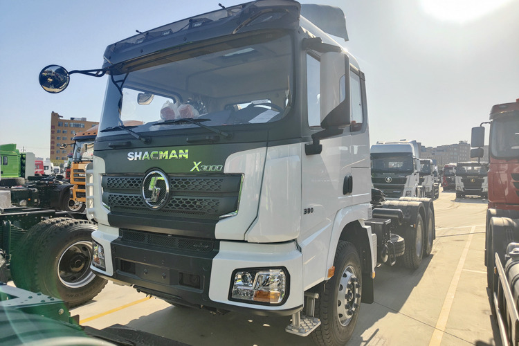 SHACMAN Second Hand Shacman Tractor Trailer for Sale in Malawi - Tractor unit: picture 3 SHACMAN Second Hand Shacman Tractor Trailer for Sale in Malawi - Tractor unit: picture 3