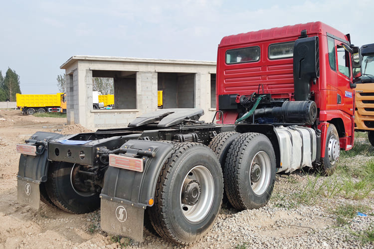 SHACMAN Second Hand Shacman Tractor Trailer for Sale in Tanzania - Tractor unit: picture 4 SHACMAN Second Hand Shacman Tractor Trailer for Sale in Tanzania - Tractor unit: picture 4