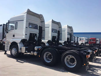 SHACMAN Shacman Tractor Cargo Truck for Sale in Namibia - Tractor unit: picture 5 SHACMAN Shacman Tractor Cargo Truck for Sale in Namibia - Tractor unit: picture 5
