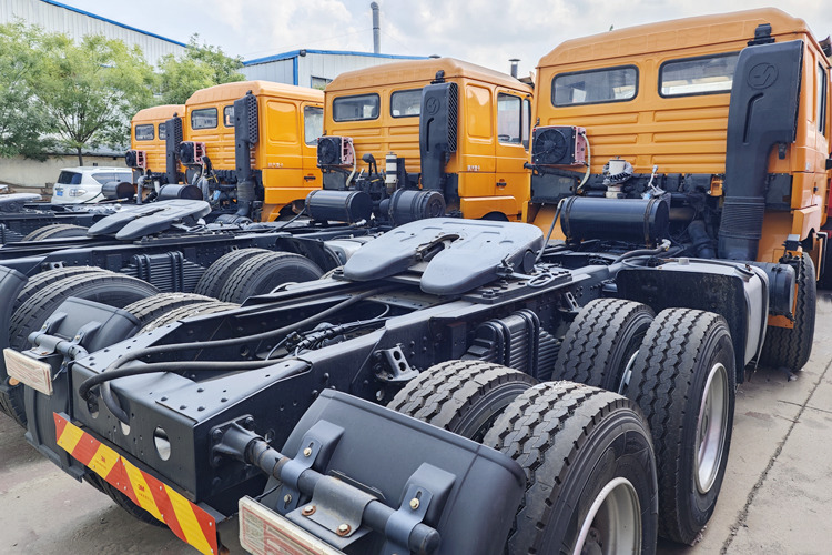 SHACMAN Used Shacman Truck Tractor for Sale in Jamaica - Tractor unit: picture 4 SHACMAN Used Shacman Truck Tractor for Sale in Jamaica - Tractor unit: picture 4