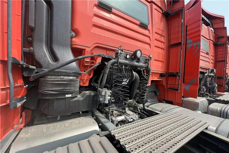 SINOTRUK Used Sitrak Truck Head for Sale In Guinea - Tractor unit: picture 3 SINOTRUK Used Sitrak Truck Head for Sale In Guinea - Tractor unit: picture 3
