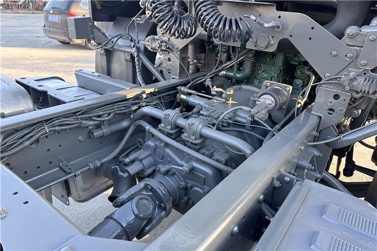 Sinotruk Used Howo 380HP Truck Head with RHD for Sale In Tanzania - Tractor unit: picture 5 Sinotruk Used Howo 380HP Truck Head with RHD for Sale In Tanzania - Tractor unit: picture 5