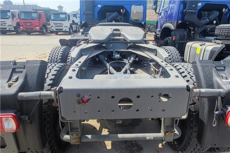 Sinotruk Used Howo 400hp 6x4 Truck Tractor for Sale In Nigeria - Tractor unit: picture 3 Sinotruk Used Howo 400hp 6x4 Truck Tractor for Sale In Nigeria - Tractor unit: picture 3